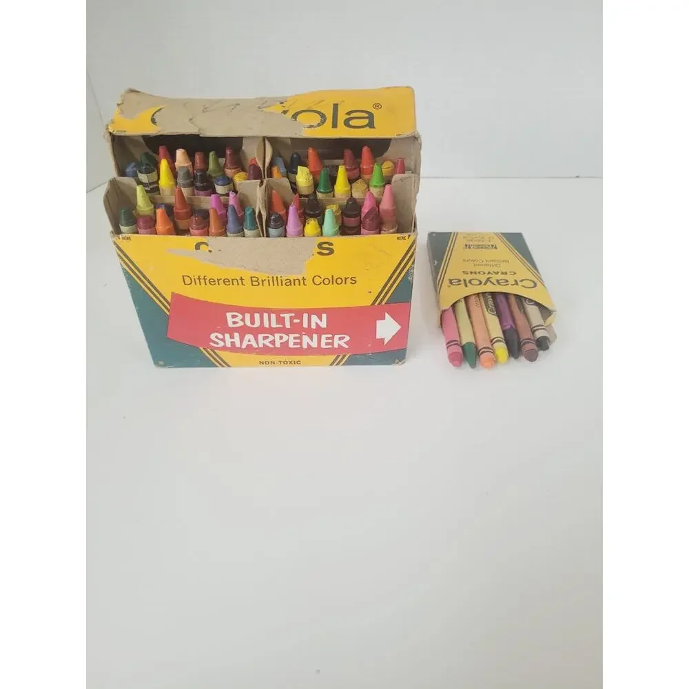 Crayola Crayons Binney & Smith 8 64 Vtg USA Retired Indian Red Thistle Maize Lot